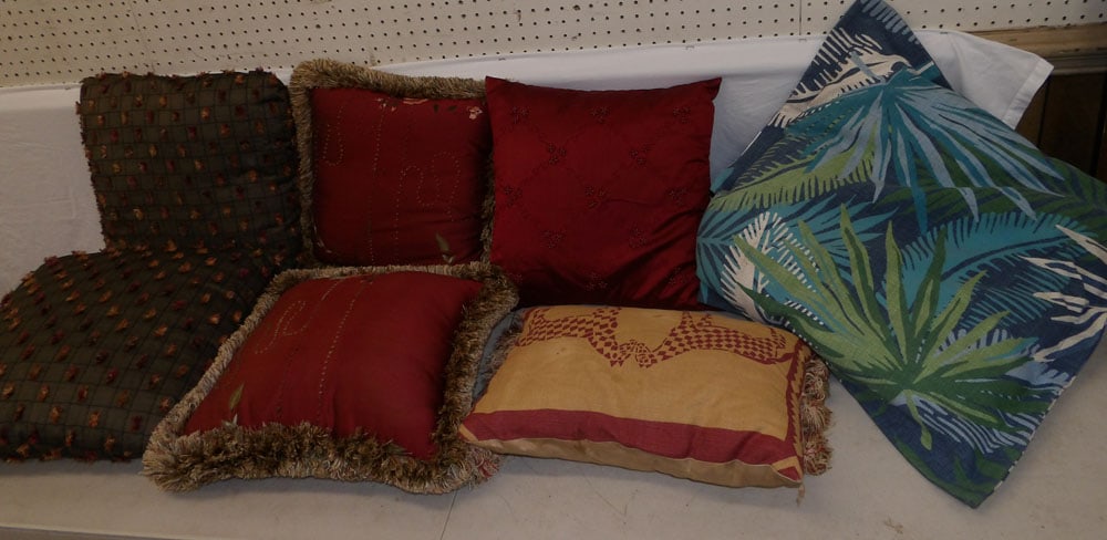 Lot of Decorative Pillows : Lot of Decorative Pillows . Up to 21" Dia. ALL DESCRIPTIONS AND ANY CONDITION STATEMENT GIVEN BY LANGSTON AUCTION GALLERY ARE STRICTLY OPINIONS AND LANGSTON'S SHALL HAVE NO RESPONSIBILITY FOR ERRORS O