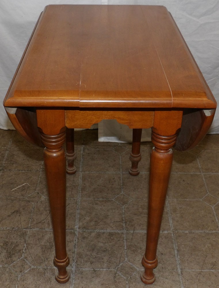 Maple Drop Leaf End Table (1 of 6)