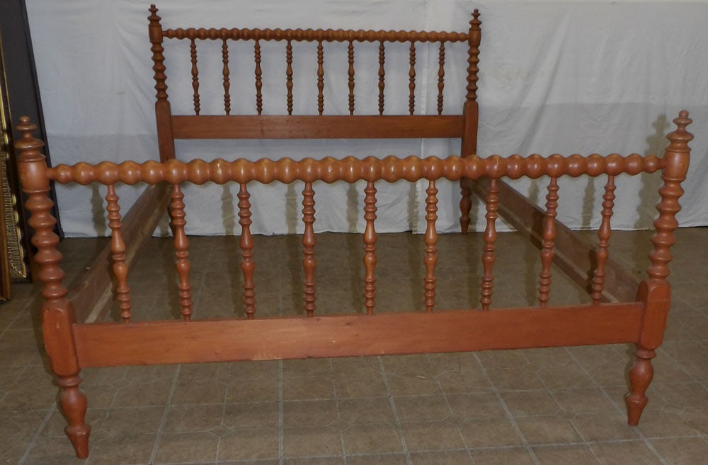 Maple Jenny Lind Full Size Bed with Rails (1 of 3)