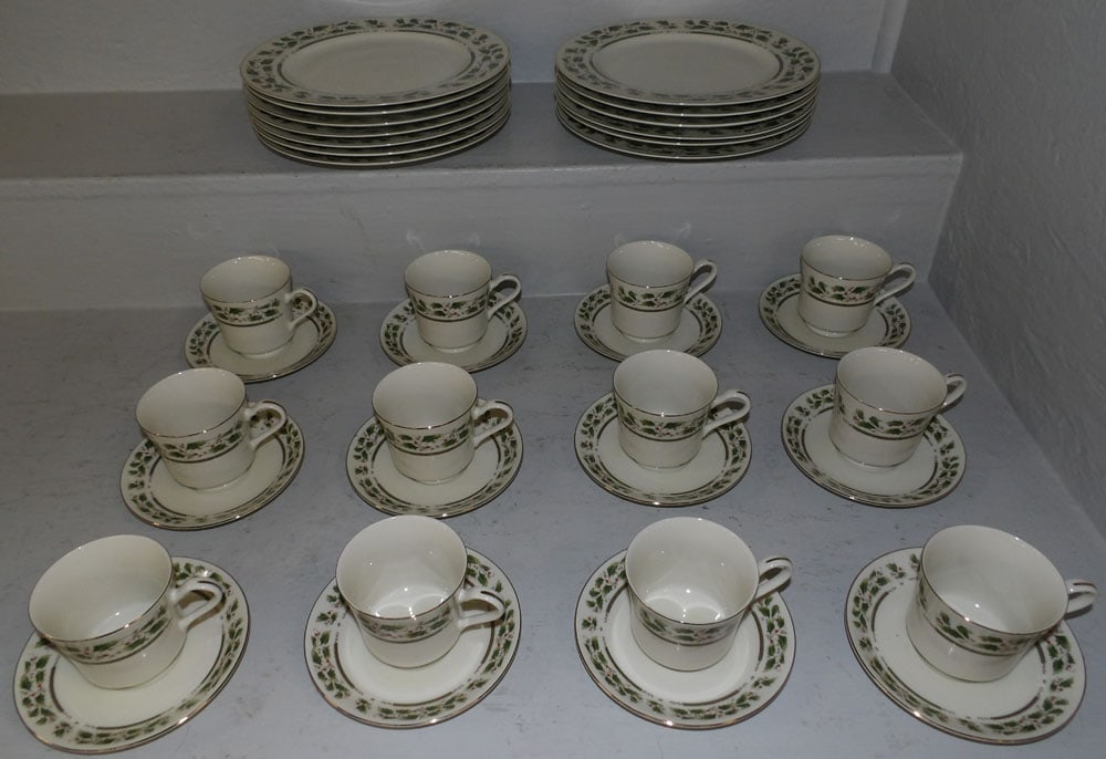 37 pieces of Royal Limited Holly Holiday : 37 pieces of Royal Limited Holly Holiday . Up to 10 1/4" Dia. ALL DESCRIPTIONS AND ANY CONDITION STATEMENT GIVEN BY LANGSTON AUCTION GALLERY ARE STRICTLY OPINIONS AND LANGSTON'S SHALL HAVE NO RESPONSI