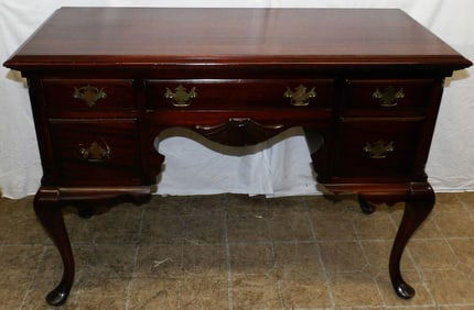 mahogany dressing table