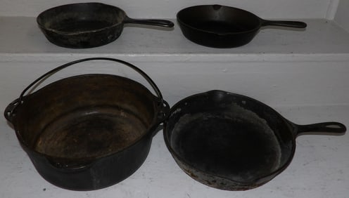 Lot of Cast Iron Skillets & Pot