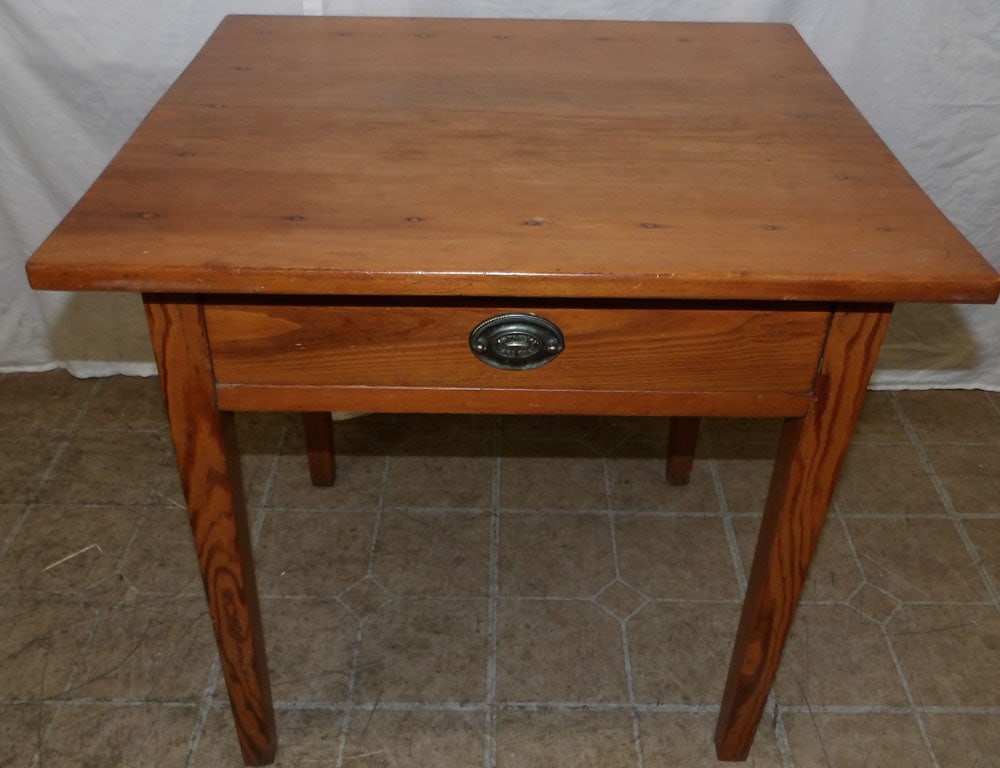 Antique Heart Pine Tea Table (1 of 7)