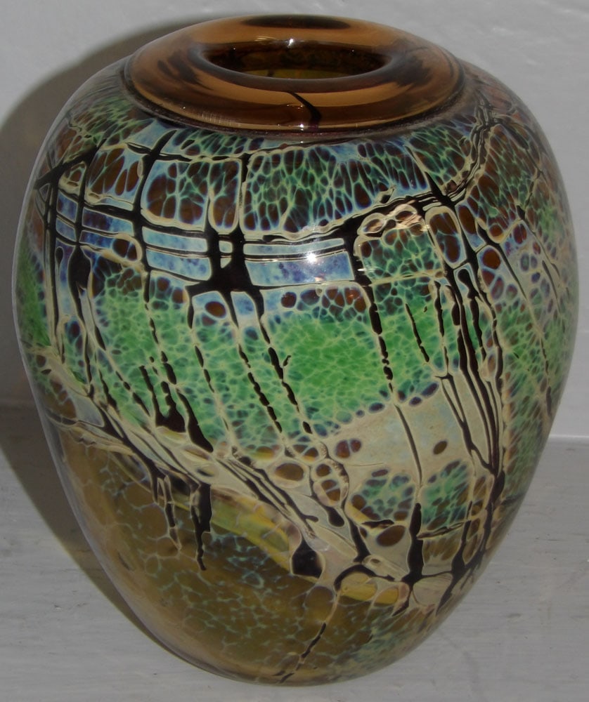Art Glass Vase Signed by Paul Bendzunas: Art Glass Vase Signed by Paul Bendzunas. 6" H 4 1/2" Dia.