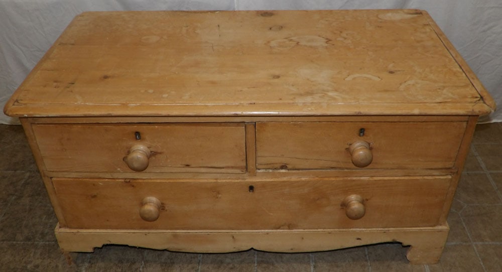 Antique Scrub Pine Two Over One Low Chest  (1 of 8)