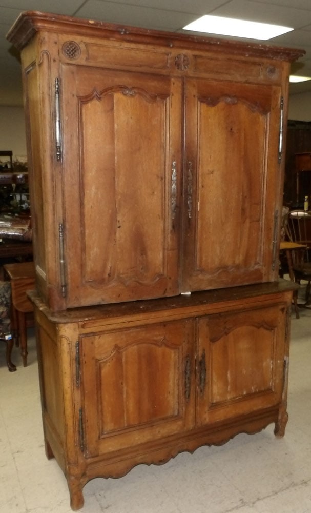 18th Century Walnut French Cupboard (1 of 10)