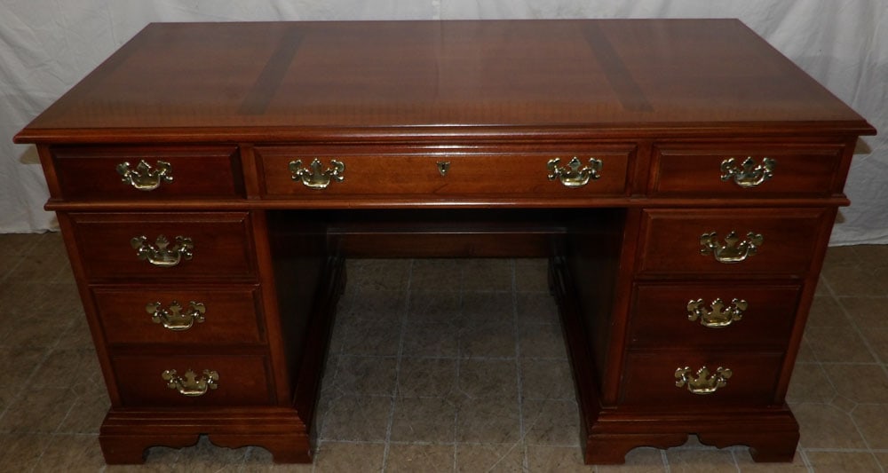 Cherry Desk by American Drew  (1 of 7)
