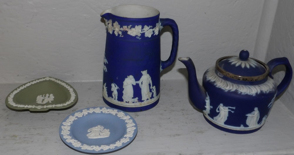 Wedgwood Pitcher, Teapot, & Two Small Dishes (1 of 3)