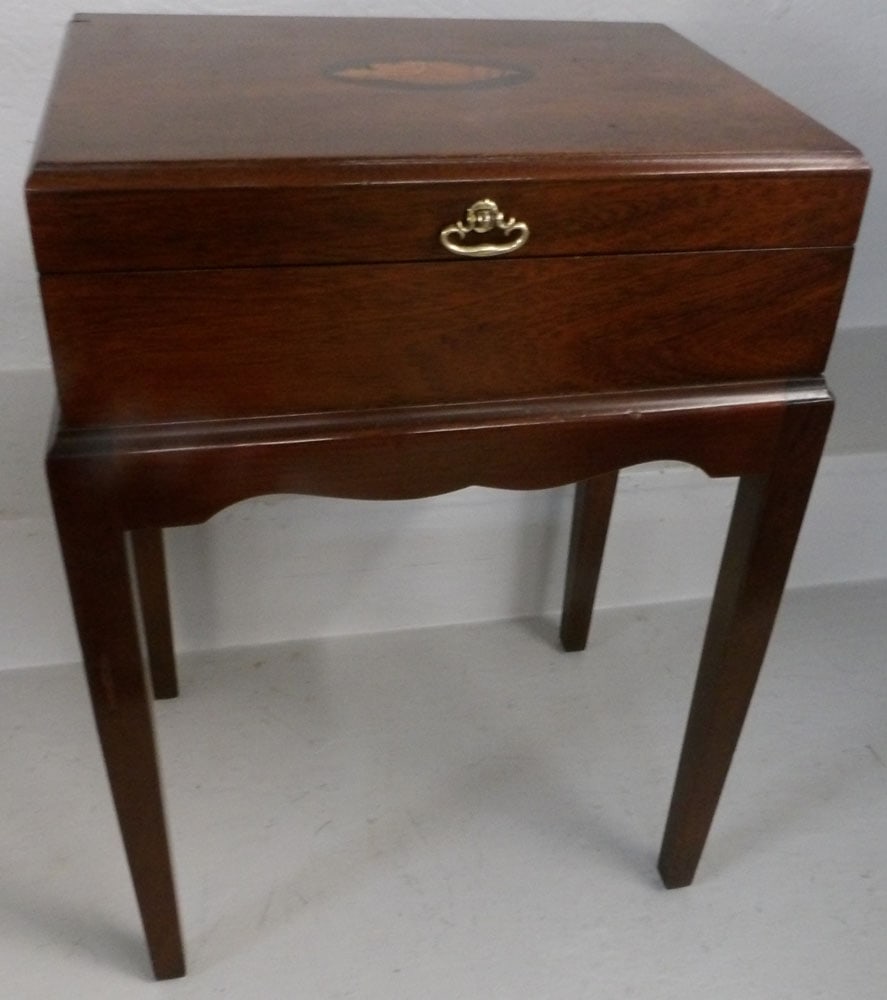 Mahogany Conch Shell Inlaid Box on Stand  (1 of 5)
