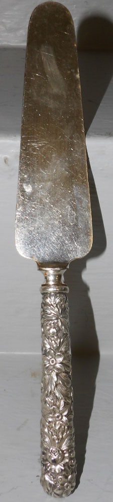 Sterling Repousse Handle Cake Server (1 of 3)