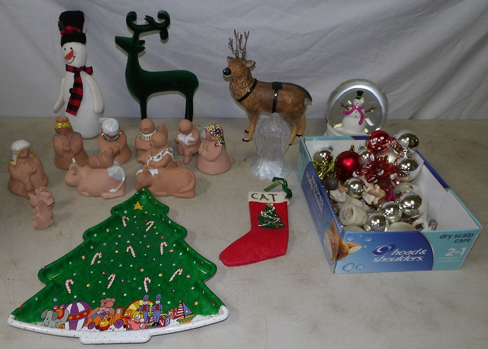 Lot of Christmas Decorations: Lot of Christmas Decorations. Up to 1" H 13" W 1" D ALL DESCRIPTIONS AND ANY CONDITION STATEMENT GIVEN BY LANGSTON AUCTION GALLERY ARE STRICTLY OPINIONS AND LANGSTON'S SHALL HAVE NO RESPONSIBILITY FOR