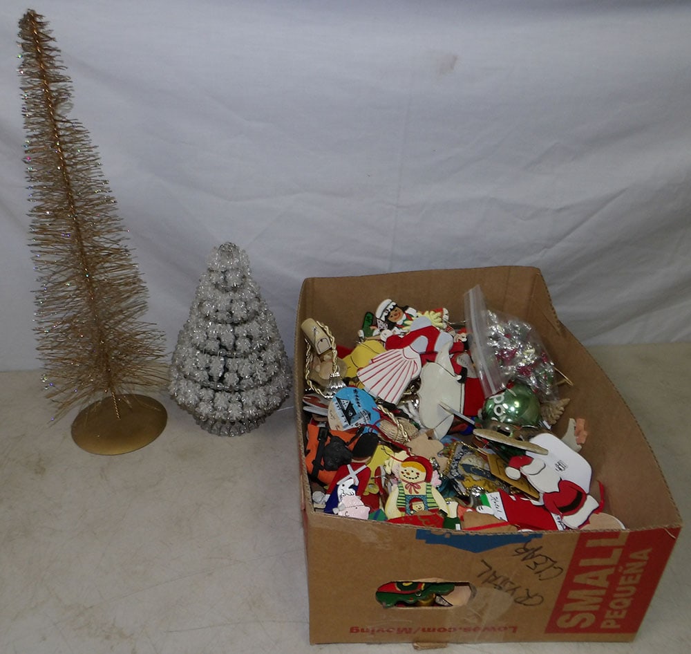 Lot of Christmas Ornaments: Lot of Christmas Ornaments. Up to 20" H 5" W 5" D ALL DESCRIPTIONS AND ANY CONDITION STATEMENT GIVEN BY LANGSTON AUCTION GALLERY ARE STRICTLY OPINIONS AND LANGSTON'S SHALL HAVE NO RESPONSIBILITY FOR E