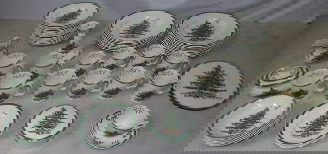 Lot of Spode China, Christmas Tree: Lot of Spode China, Christmas Tree. Up to 10 1/2" W 6" D ALL DESCRIPTIONS AND ANY CONDITION STATEMENT GIVEN BY LANGSTON AUCTION GALLERY ARE STRICTLY OPINIONS AND LANGSTON'S SHALL HAVE NO RESPONSIBILIT