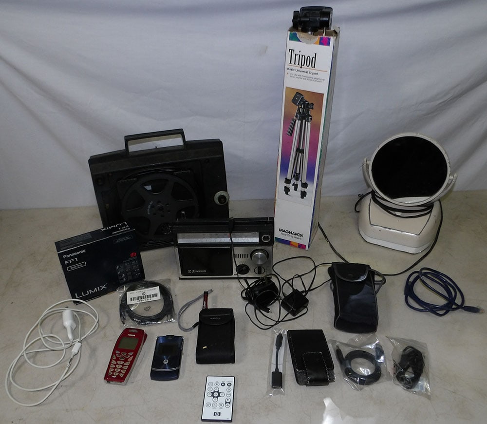 Lot of Vintage Electronics & Tripod (1 of 5)
