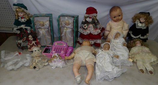 Lot of Vintage Dolls