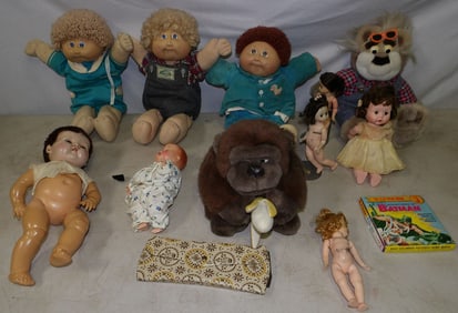 Lot of Vintage Dolls