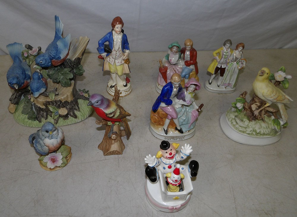 Lot of Porcelain Figurines: Lot of Porcelain Figurines . Up to 7 1/2" H 7" W 4" D ALL DESCRIPTIONS AND ANY CONDITION STATEMENT GIVEN BY LANGSTON AUCTION GALLERY ARE STRICTLY OPINIONS AND LANGSTON'S SHALL HAVE NO RESPONSIBILITY F
