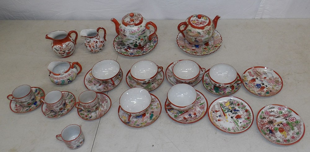 Lot of Hand painted Oriental Porcelain Items (1 of 7)