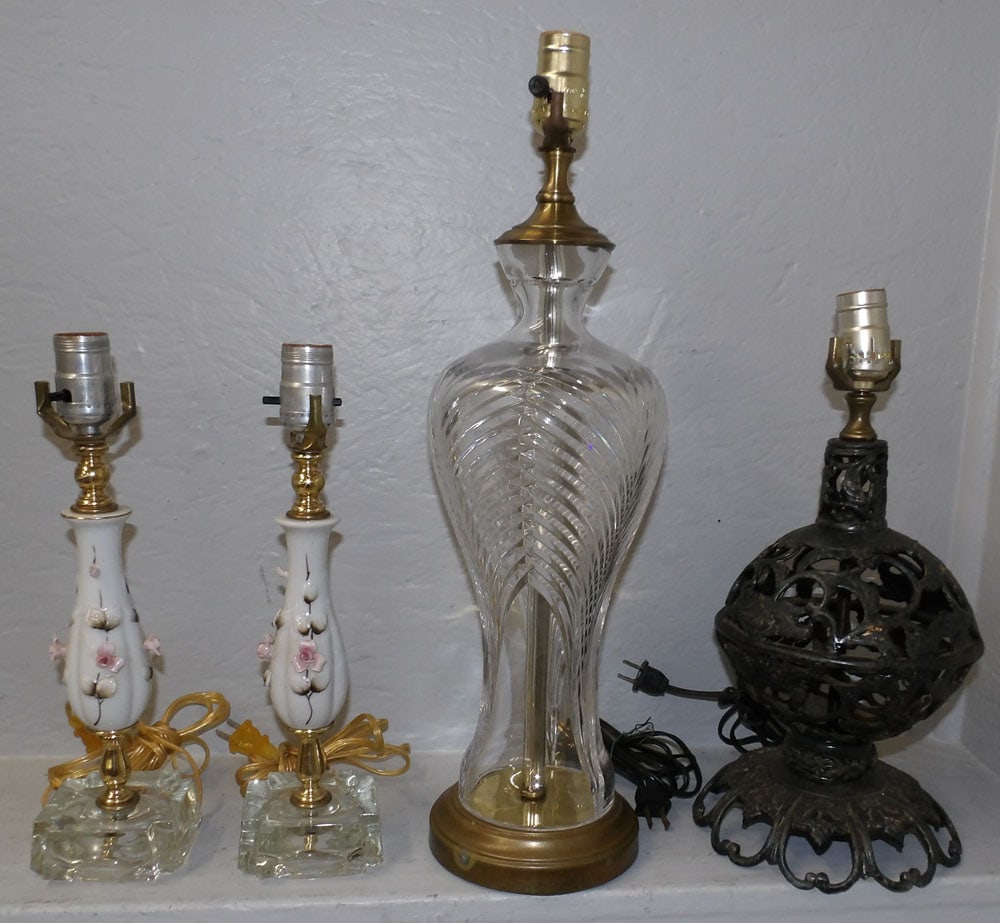 Lot of Decorative Lamps: Lot of Decorative Lamps. Up to 21" H 6" Dia. ALL DESCRIPTIONS AND ANY CONDITION STATEMENT GIVEN BY LANGSTON AUCTION GALLERY ARE STRICTLY OPINIONS AND LANGSTON'S SHALL HAVE NO RESPONSIBILITY FOR ERRORS