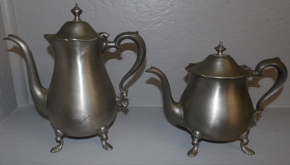 Two Pewter Tea Pots (1 of 4)