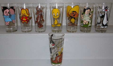 Eight Vintage Looney Tunes Drinking Glasses