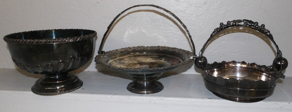 Two Silverplated Baskets & Footed Bowl (1 of 7)