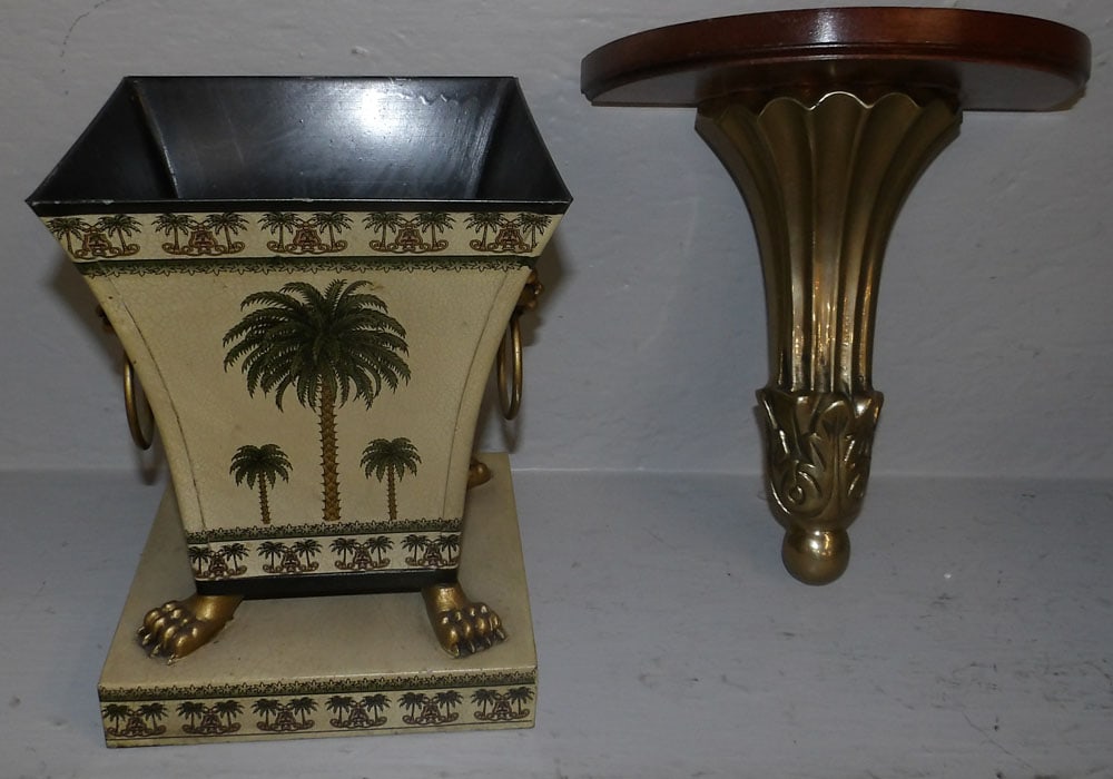 Painted Tole Jardiniere & Mahogany/Brass Wall Bracket (1 of 3)