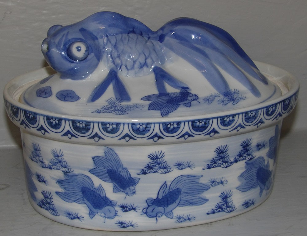 Chinese Blue & White Porcelain Koi Fish Handle & Motif Covered Tureen (1 of 4)
