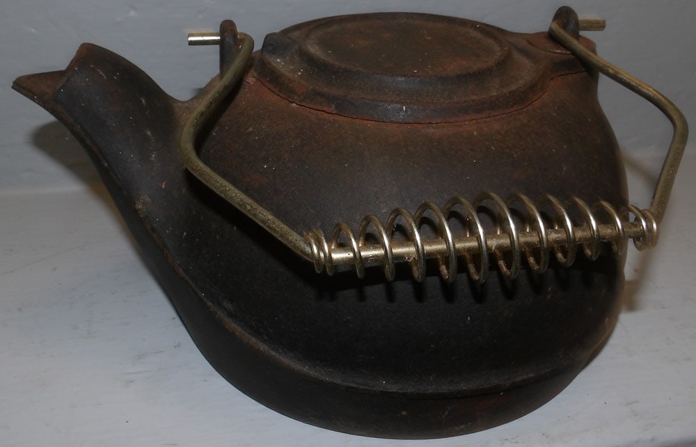 Cast Iron Kettle (1 of 3)