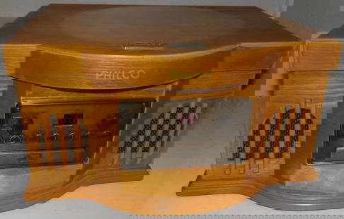 Philco Oak Record Player, (CD & Radio Work Only): Philco Oak Record Player, (CD & Radio Work Only). 9 1/4" H 18" W 15" D ALL DESCRIPTIONS AND ANY CONDITION STATEMENT GIVEN BY LANGSTON AUCTION GALLERY ARE STRICTLY OPINIONS AND LANGSTON'S SHALL HAVE NO