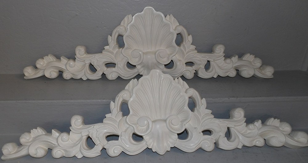 Pair of Painted Resin Wall Hangings (1 of 4)