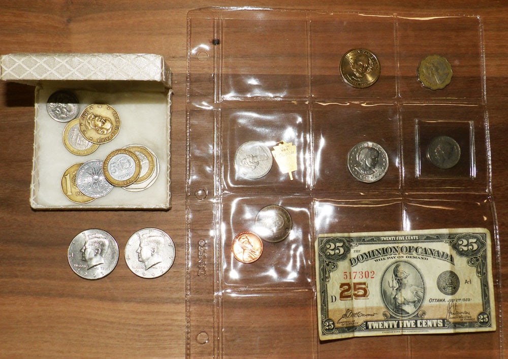 Lot of Kennedy Halves, 1923 Canadian 25 Cents Paper Bill, & Foreign Coins (1 of 5)