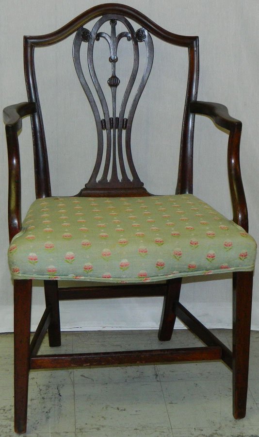 18th Century Hepplewhite mahogany arm chair.: 18th Century Hepplewhite mahogany arm chair.