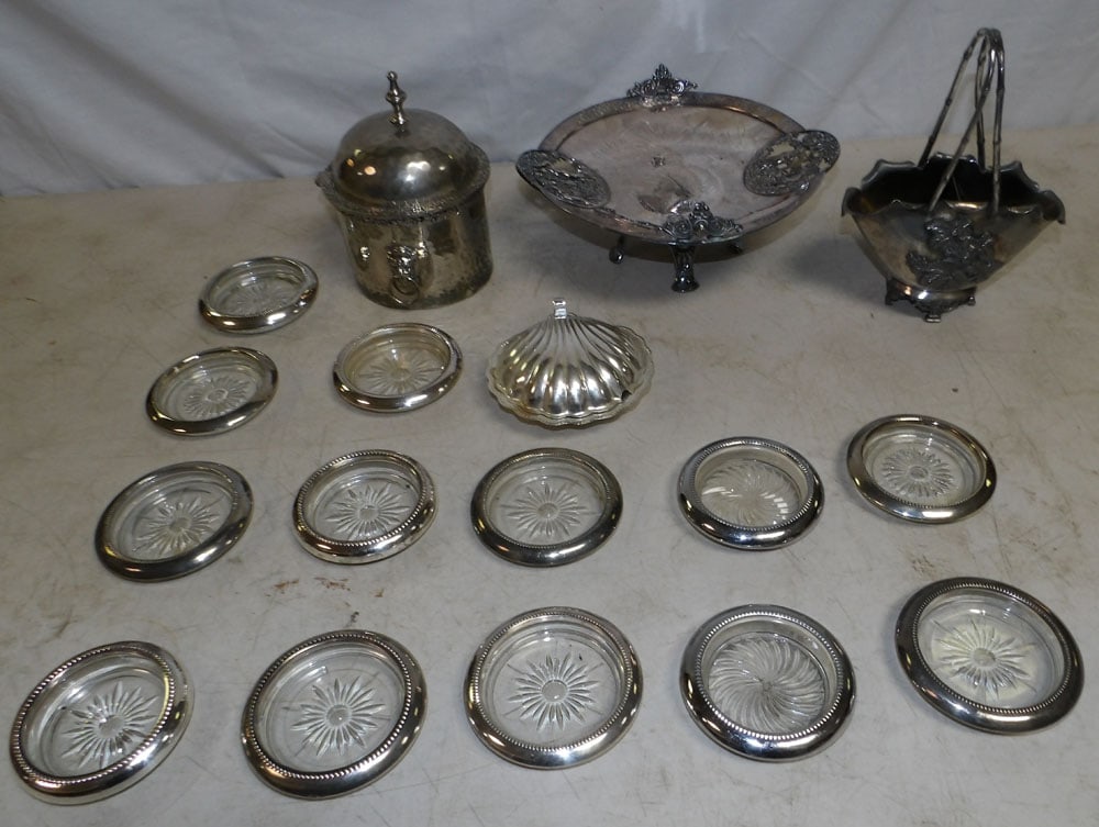 Lot of Silverplated Items (1 of 3)