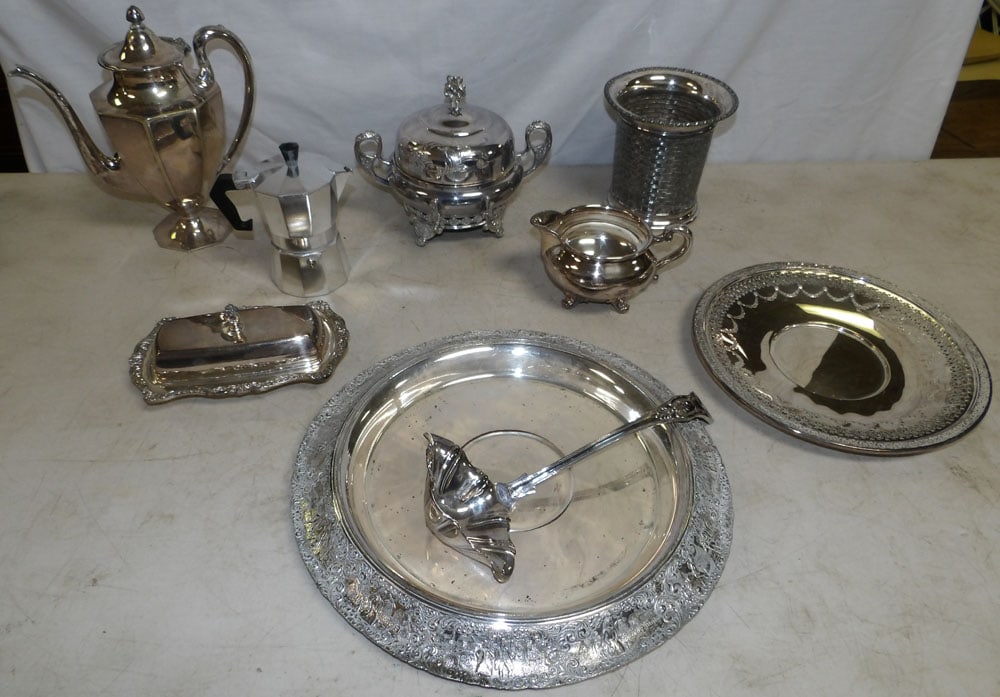 Lot of Silverplated Items: Lot of Silverplated Items . Up to 14" W 9 1/2" D ALL DESCRIPTIONS AND ANY CONDITION STATEMENT GIVEN BY LANGSTON AUCTION GALLERY ARE STRICTLY OPINIONS AND LANGSTON'S SHALL HAVE NO RESPONSIBILITY FOR ER