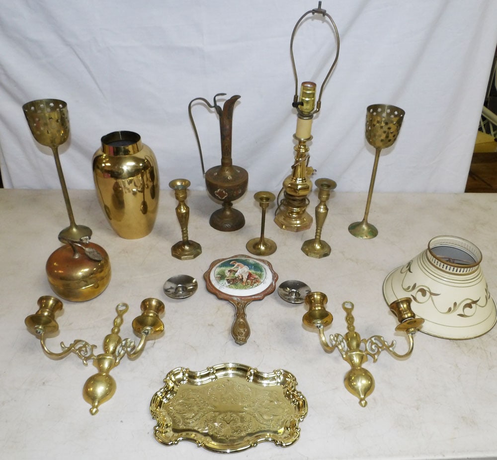 Lot of Brass Items: Lot of Brass Items . Up to 19" H 4" Dia. ALL DESCRIPTIONS AND ANY CONDITION STATEMENT GIVEN BY LANGSTON AUCTION GALLERY ARE STRICTLY OPINIONS AND LANGSTON'S SHALL HAVE NO RESPONSIBILITY FOR ERRORS OR