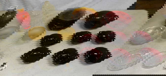 Lot of Colored Glass Items: Lot of Colored Glass Items . Up to 8" H 6" Dia. ALL DESCRIPTIONS AND ANY CONDITION STATEMENT GIVEN BY LANGSTON AUCTION GALLERY ARE STRICTLY OPINIONS AND LANGSTON'S SHALL HAVE NO RESPONSIBILITY FOR ERR