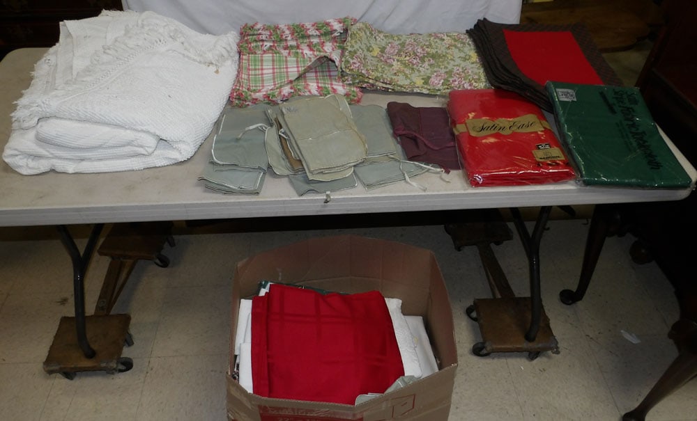 Lot of Linens & Coverlets (1 of 4)