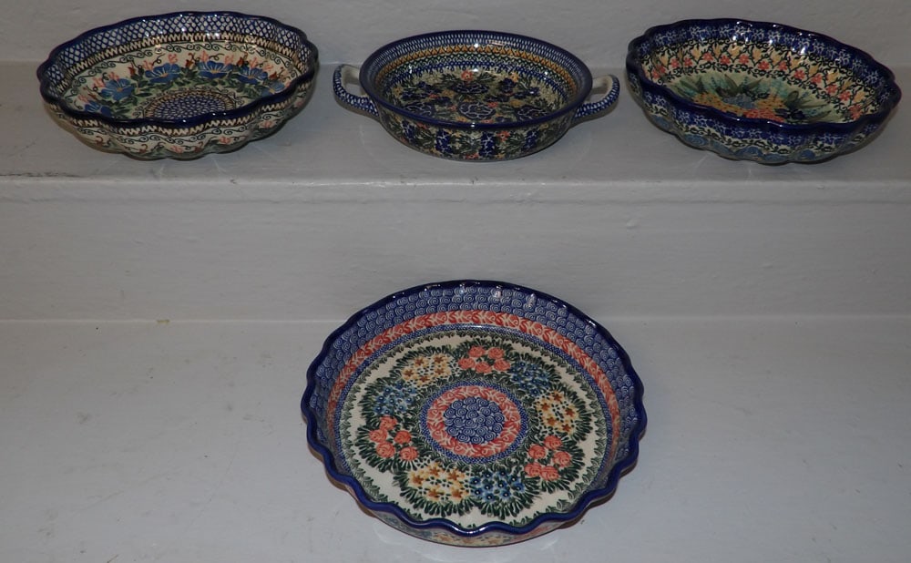 4 handpainted polish casseroles: 4 handpainted polish casseroles . Up to 2" H 10" Dia. ALL DESCRIPTIONS AND ANY CONDITION STATEMENT GIVEN BY LANGSTON AUCTION GALLERY ARE STRICTLY OPINIONS AND LANGSTON'S SHALL HAVE NO RESPONSIBILITY F