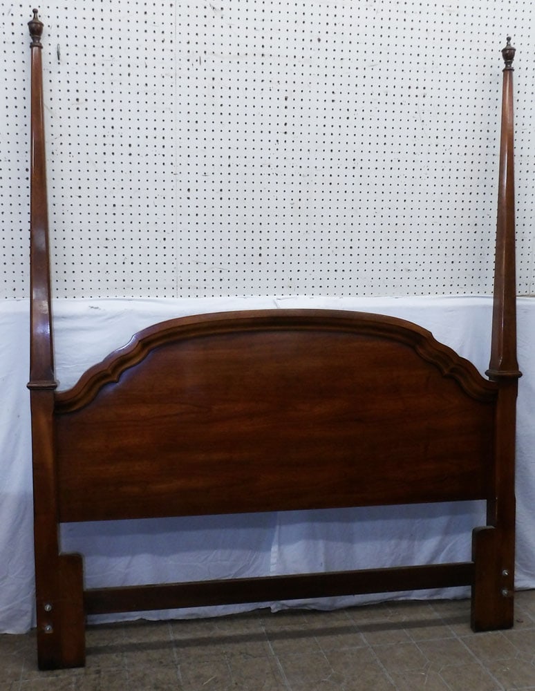 Cherry Pencil Post Queen or Full Headboard by Hickory: Cherry Pencil Post Queen or Full Headboard by Hickory . 75" H 61" W ALL DESCRIPTIONS AND ANY CONDITION STATEMENT GIVEN BY LANGSTON AUCTION GALLERY ARE STRICTLY OPINIONS AND LANGSTON'S SHALL HAVE NO RE