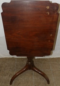 19th century mahogany tilt top tea table