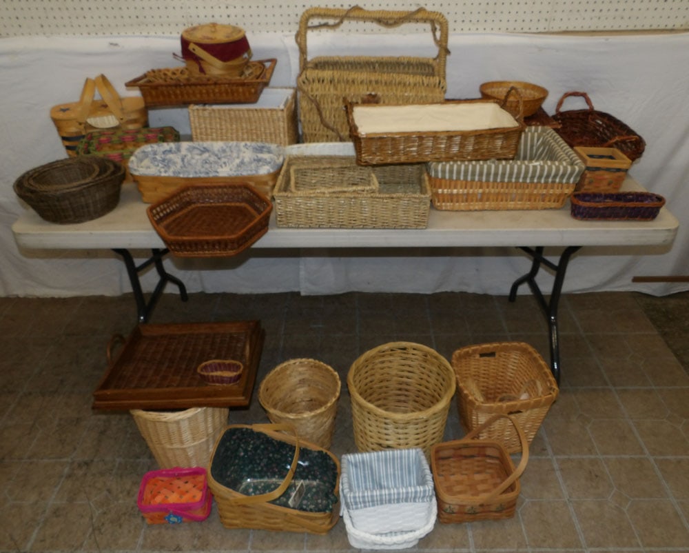 lot of baskets: lot of baskets. Up to 7" H 16" W 11 1/2" D ALL DESCRIPTIONS AND ANY CONDITION STATEMENT GIVEN BY LANGSTON AUCTION GALLERY ARE STRICTLY OPINIONS AND LANGSTON'S SHALL HAVE NO RESPONSIBILITY FOR ERRORS O