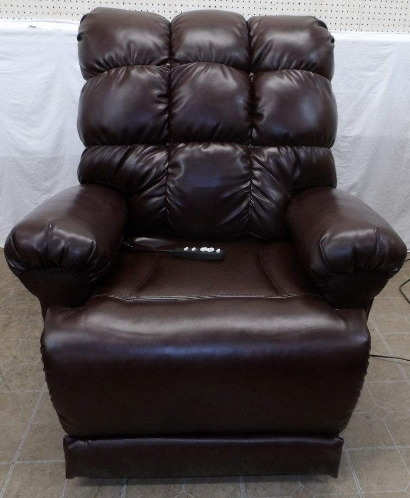 electric lift recliner: electric lift recliner . 48L 37W 40H ALL DESCRIPTIONS AND ANY CONDITION STATEMENT GIVEN BY LANGSTON AUCTION GALLERY ARE STRICTLY OPINIONS AND LANGSTON'S SHALL HAVE NO RESPONSIBILITY FOR ERRORS OR OMIS