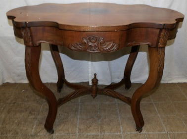 Antique Mahogany Victorian Turtle Top Center Table