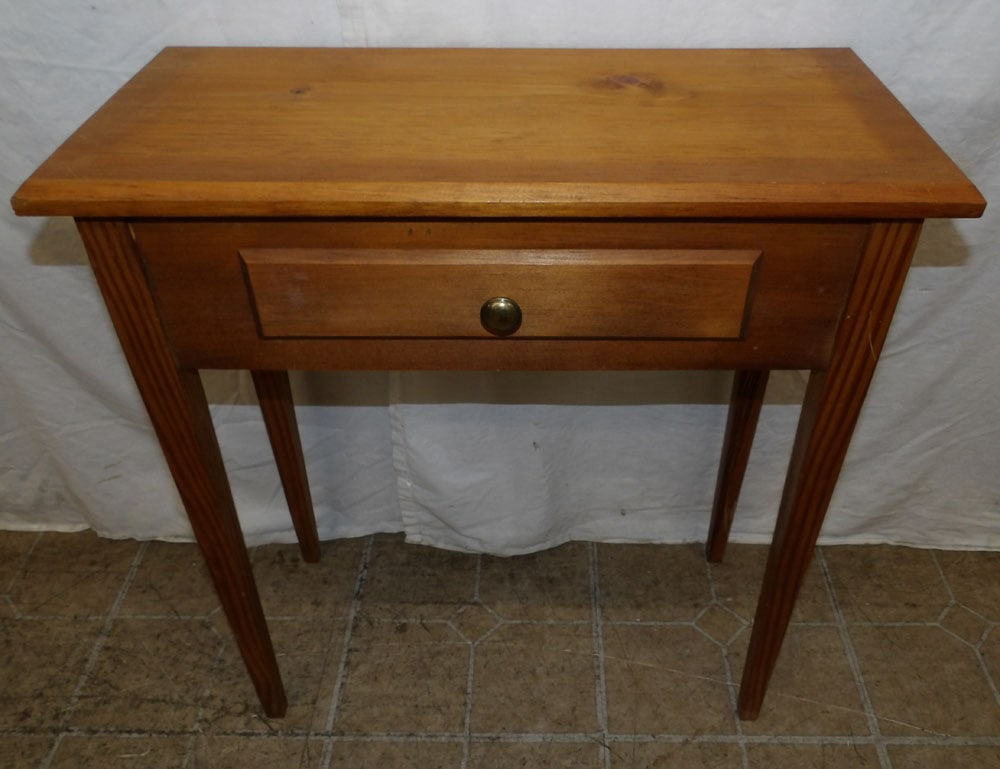 Pine Tapered Leg One Drawer Stand (1 of 5)