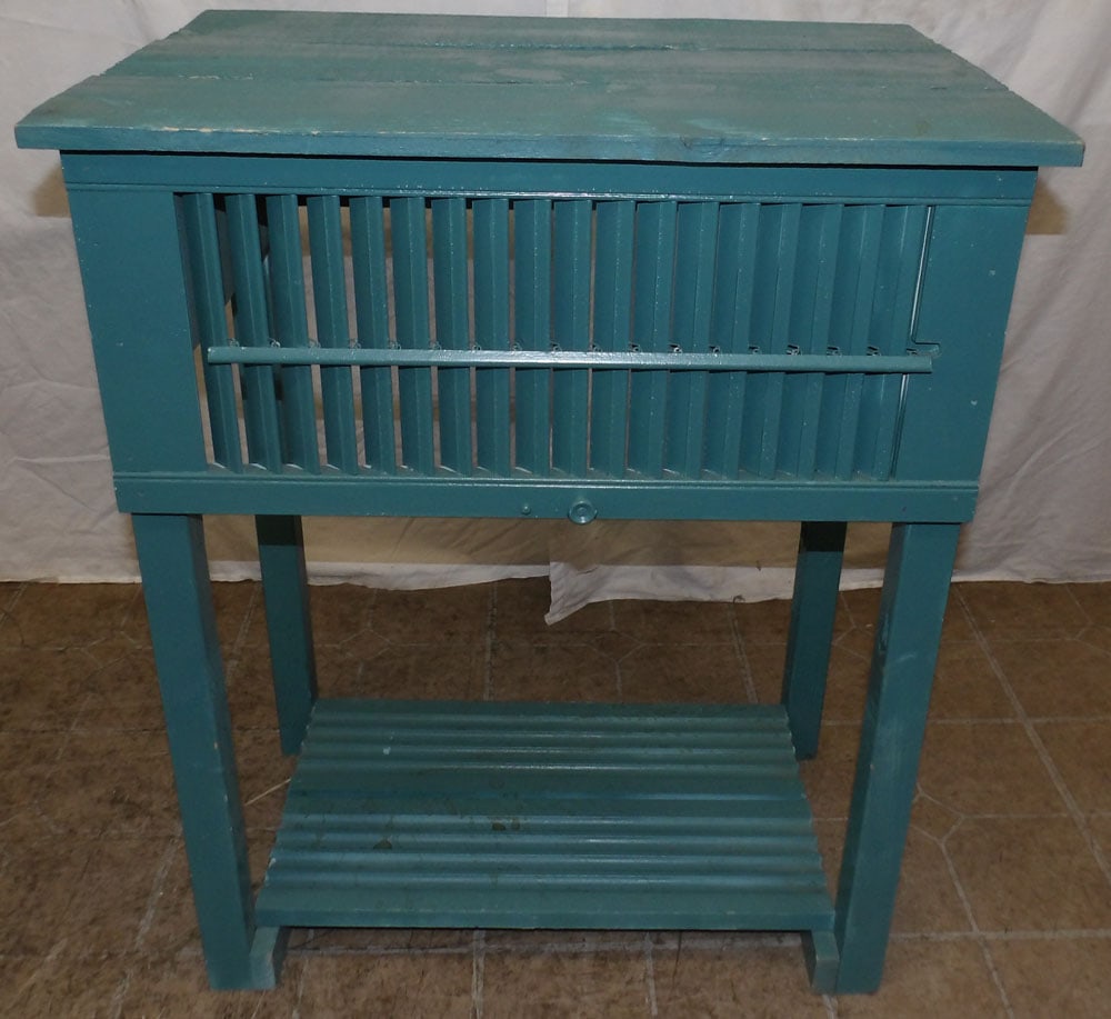 Painted Wood Stand (1 of 3)