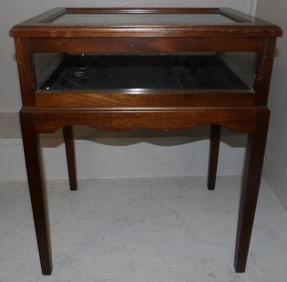 Mahogany Showcase Top Stand