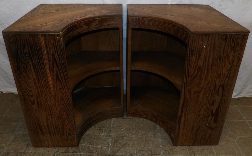 Pair of Oak Corner Shelves (1 of 4)