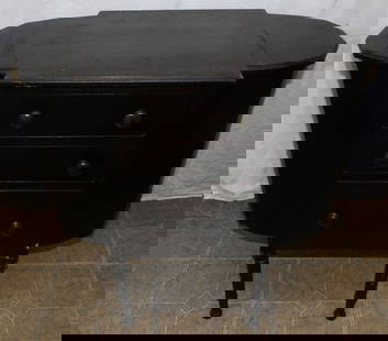 Mahogany Martha Washington Sewing Stand: Mahogany Martha Washington Sewing Stand . 28" H 28" W 14 1/2" D ALL DESCRIPTIONS AND ANY CONDITION STATEMENT GIVEN BY LANGSTON AUCTION GALLERY ARE STRICTLY OPINIONS AND LANGSTON'S SHALL HAVE NO RESPON