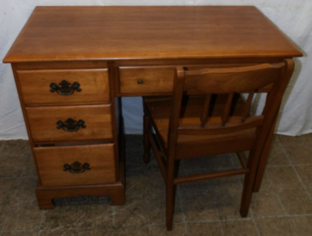 Maple Desk with Chair (1 of 11)